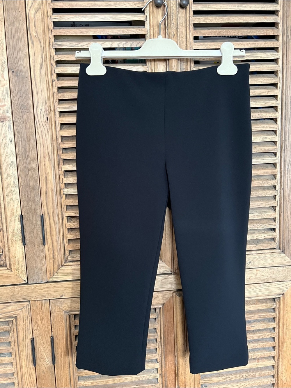 The Row Black Ponte Cropped Pants Size Small Leggings/Pedal Pusher Never worn